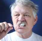 Trucos para la limpieza de los dientes en ancianos