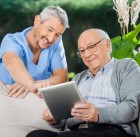 el uso de los dispositivos tecnológicos en los mayores